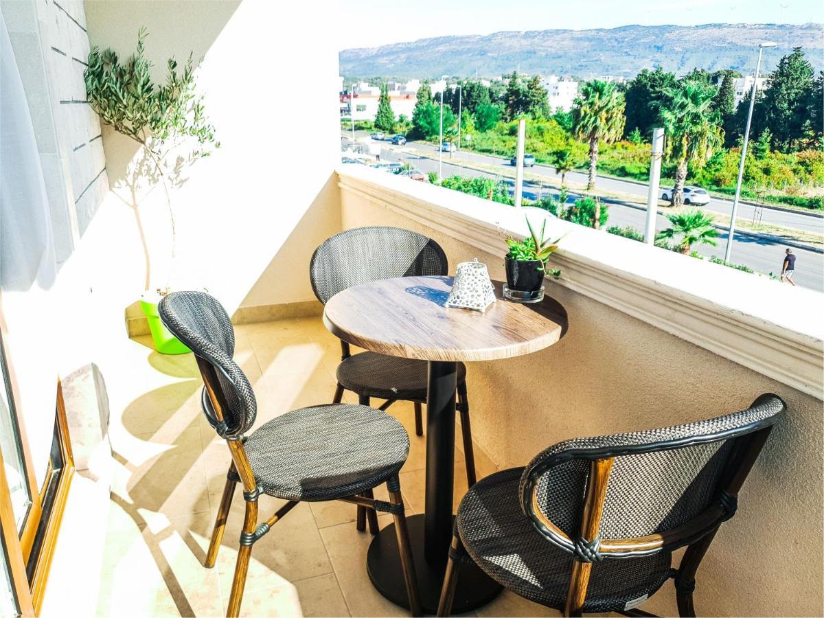 Lacasa Apartments & Restaurant Ulcinj Luaran gambar