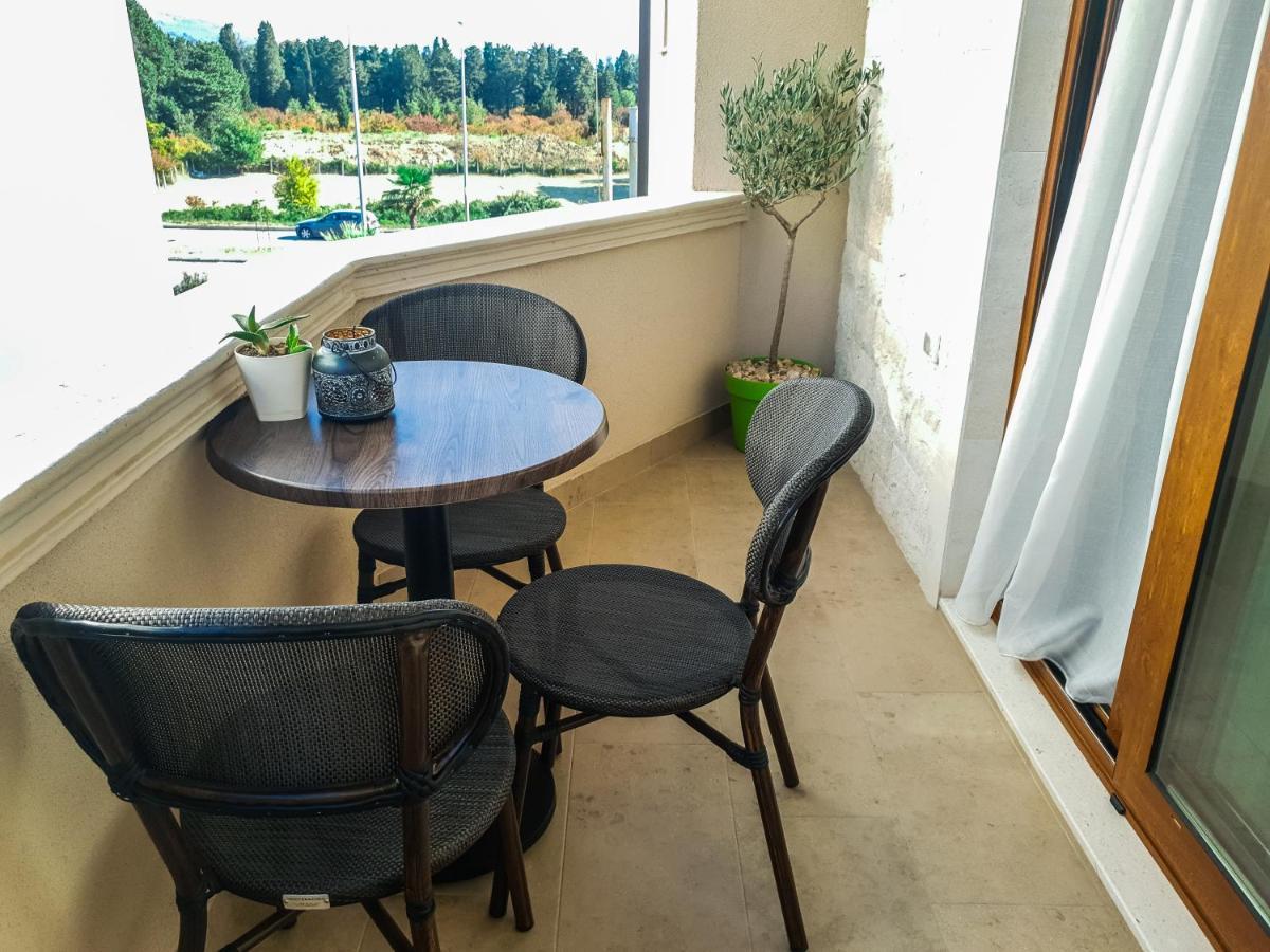 Lacasa Apartments & Restaurant Ulcinj Luaran gambar
