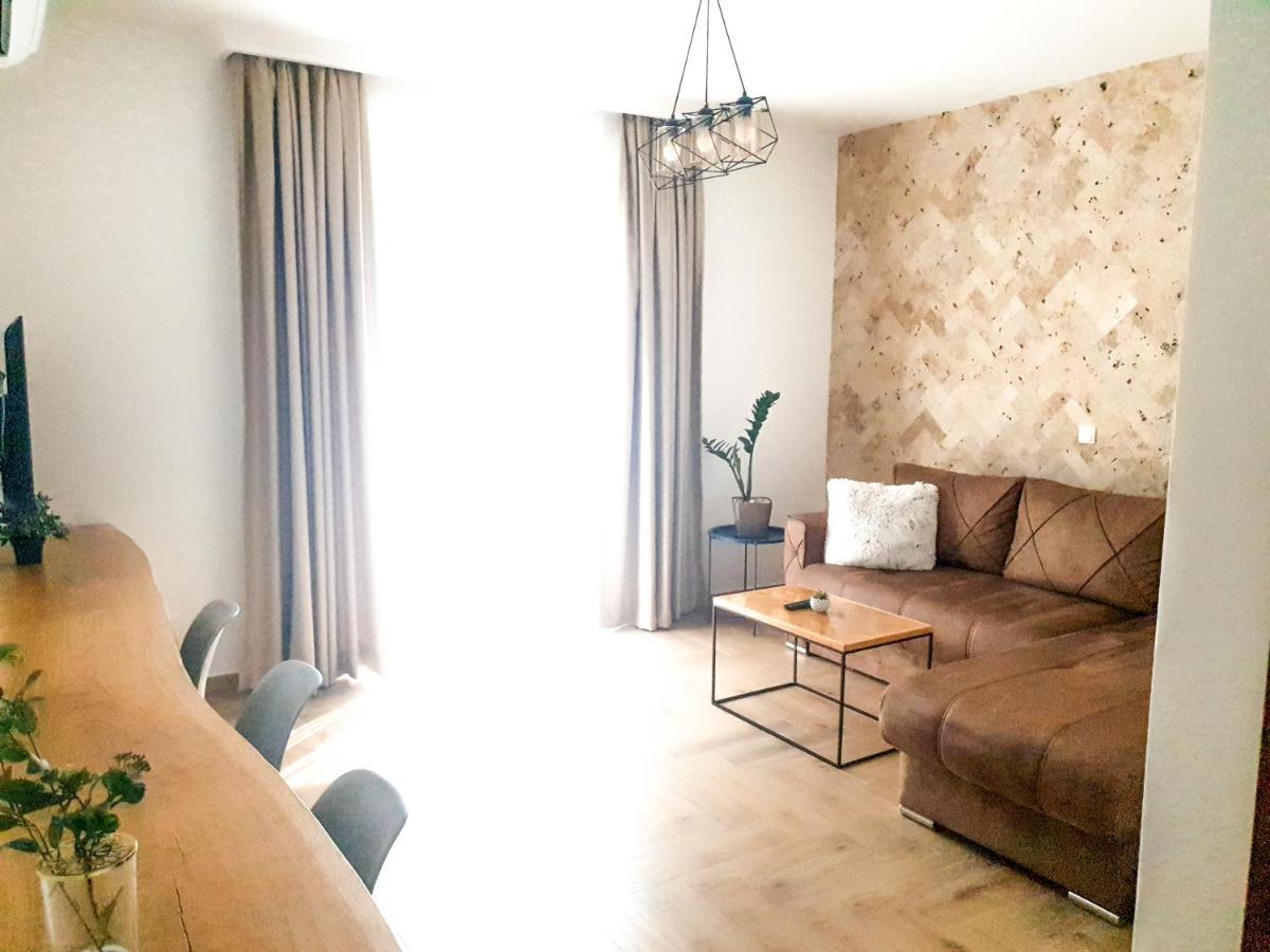 Lacasa Apartments & Restaurant Ulcinj Luaran gambar