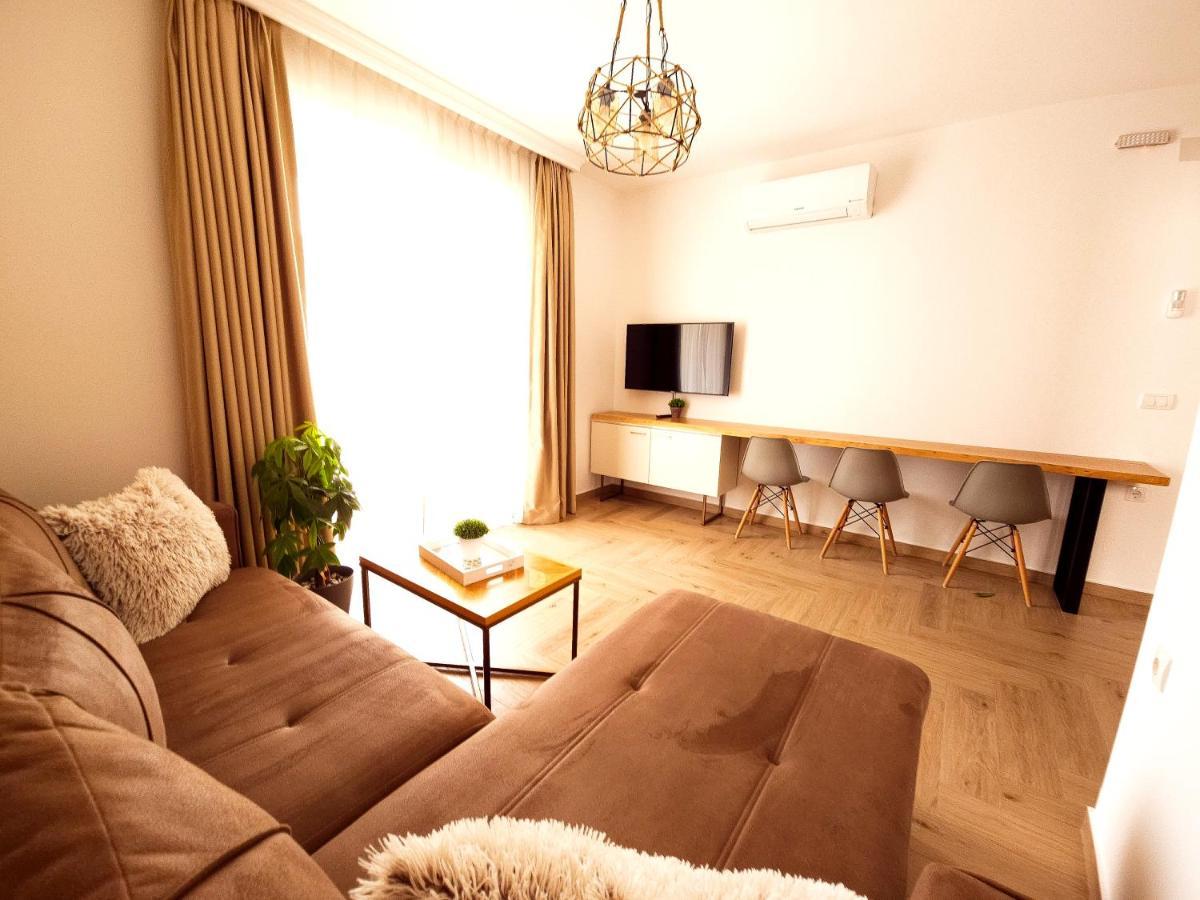 Lacasa Apartments & Restaurant Ulcinj Luaran gambar