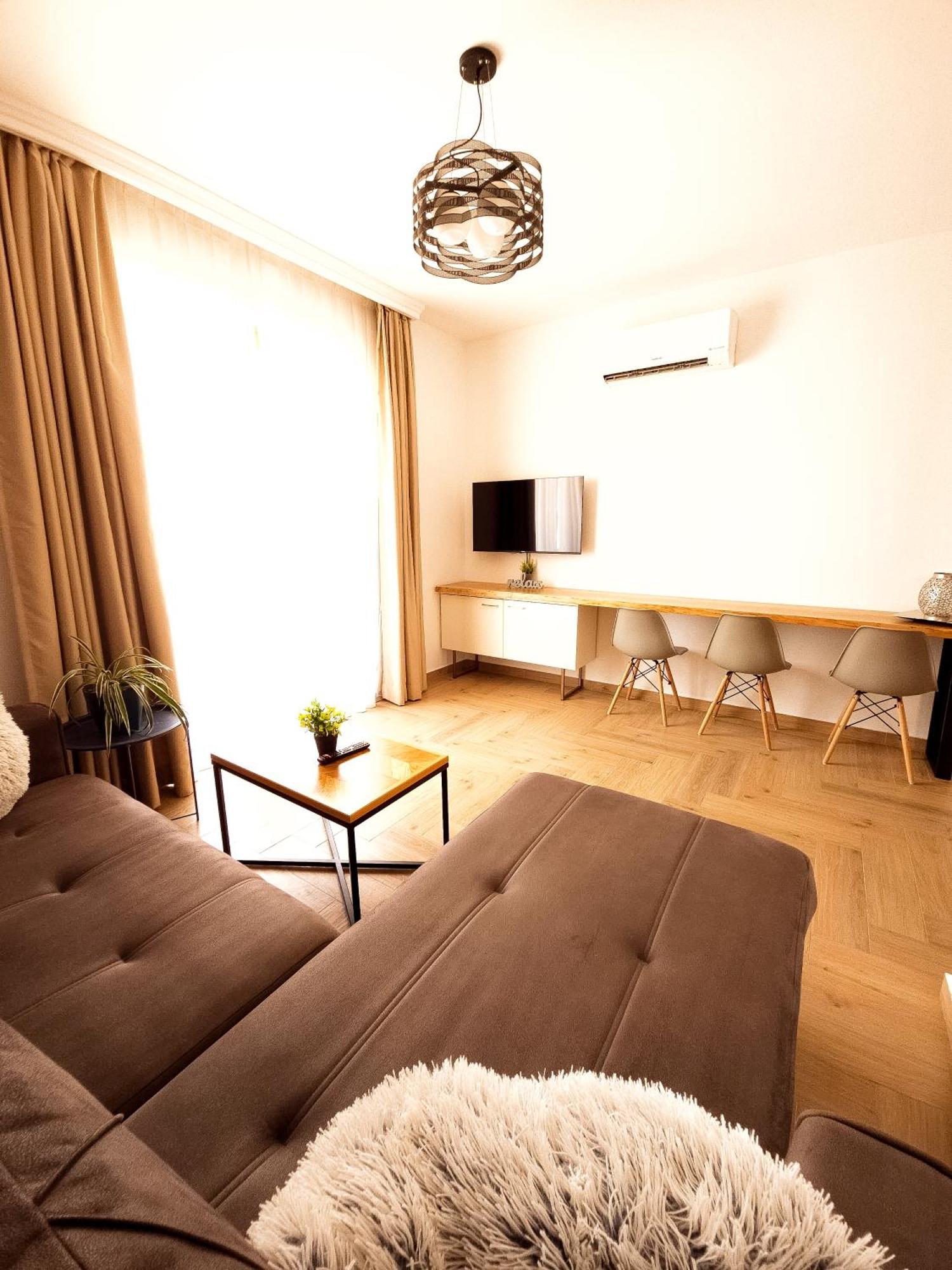 Lacasa Apartments & Restaurant Ulcinj Luaran gambar