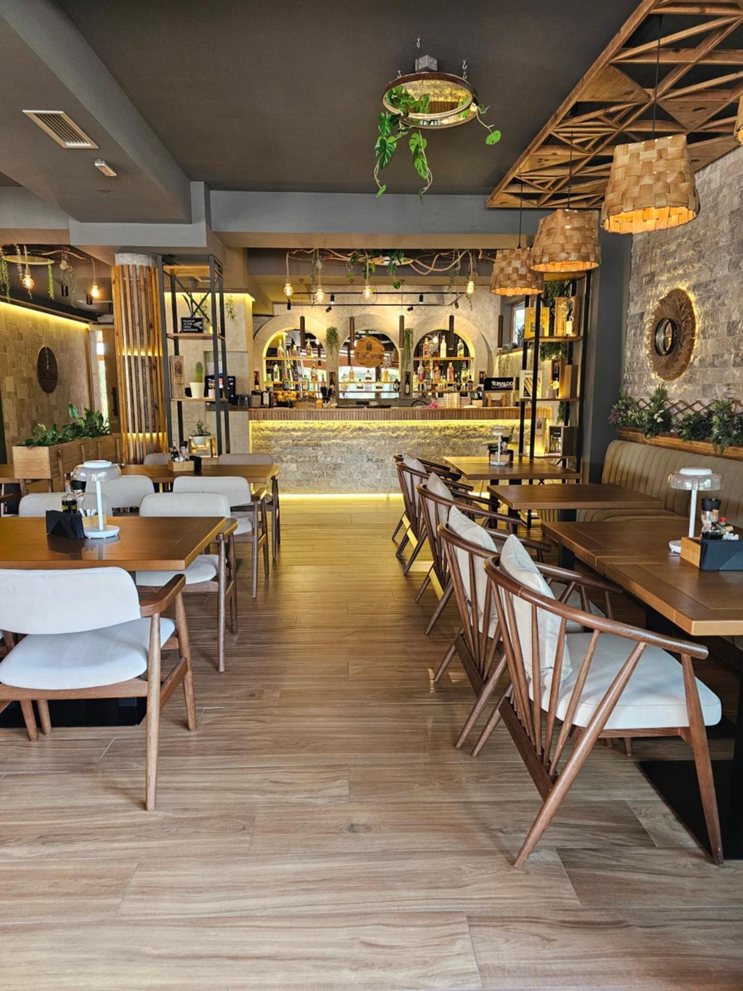 Lacasa Apartments & Restaurant Ulcinj Luaran gambar
