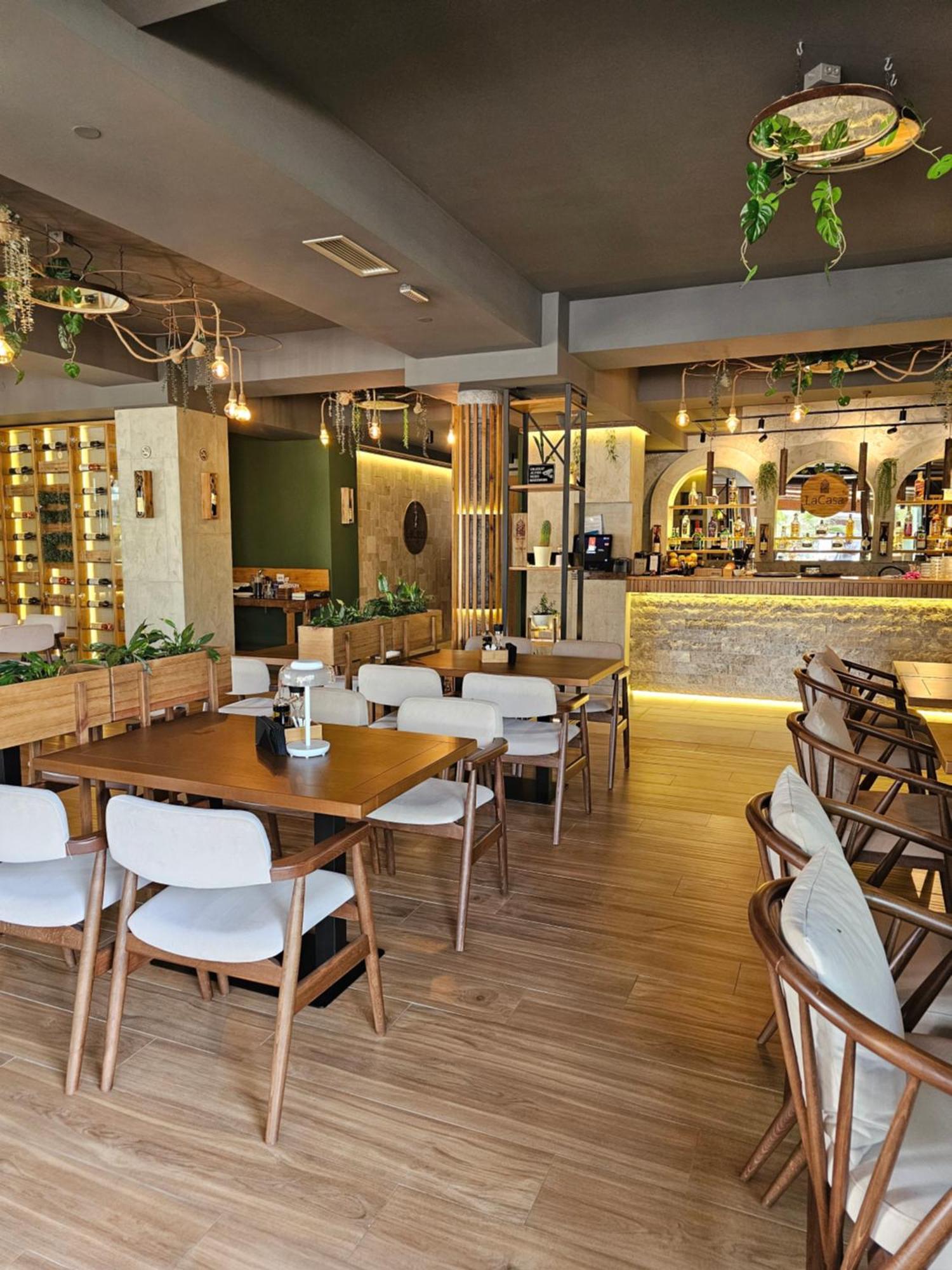 Lacasa Apartments & Restaurant Ulcinj Luaran gambar