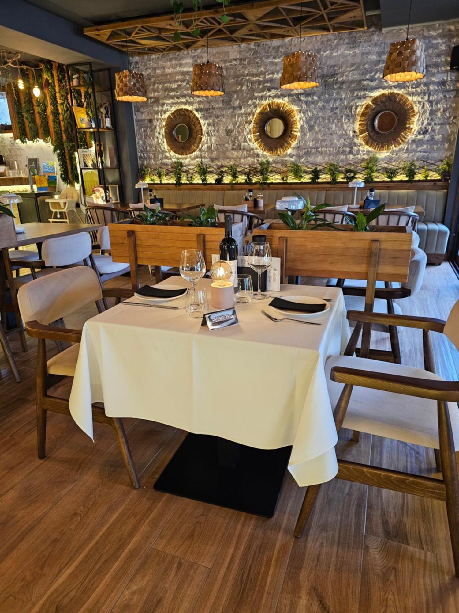 Lacasa Apartments & Restaurant Ulcinj Luaran gambar