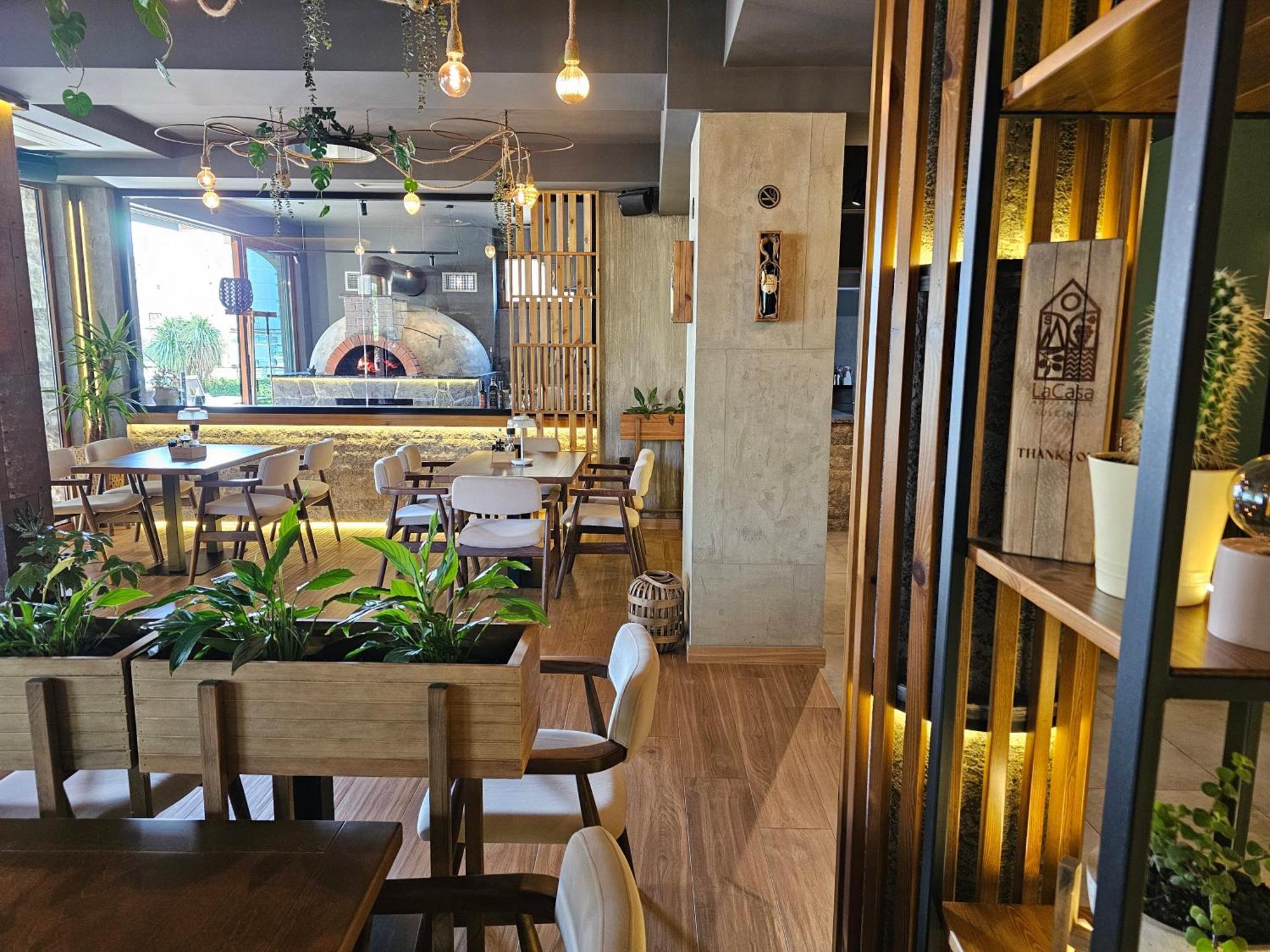 Lacasa Apartments & Restaurant Ulcinj Luaran gambar